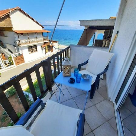 Beautiful Seaside Studio Акрата Экстерьер фото
