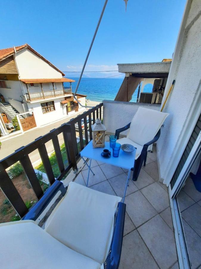 Beautiful Seaside Studio Акрата Экстерьер фото